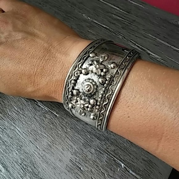 VINTAGE BOHO CUFF BRACELET  * COACHELLA * - Picture 1 of 4